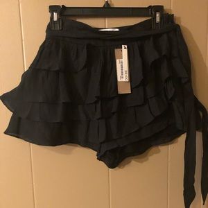 DO + BE ruffled shorts